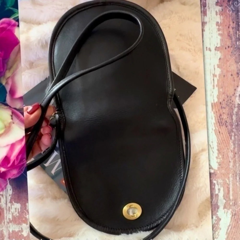 VINTAGE COACH BLACK NYC LEATHER CROSSBODY MINI BAG 9825